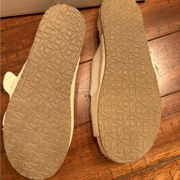 Haute Hippie Nikki Tan Sandals with Brushed Gold Accents - Size 8 - New w/box - Picture 6 of 6